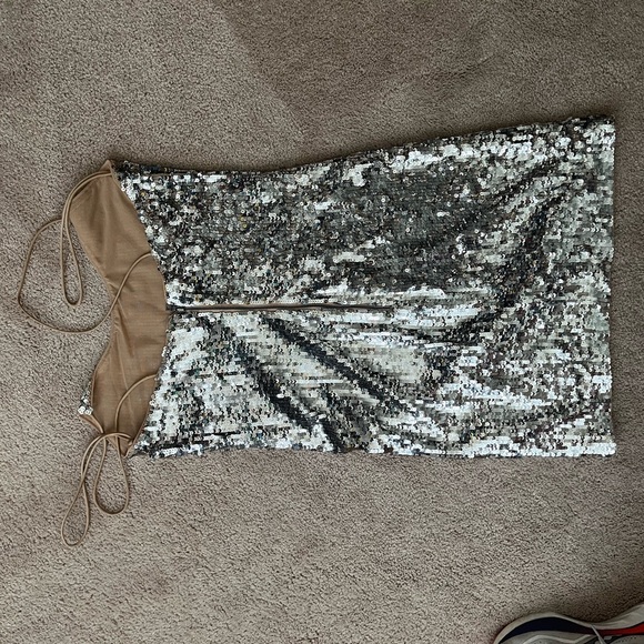 Silver dress body con so fun! Worn Taylor swift concert - Picture 2 of 3